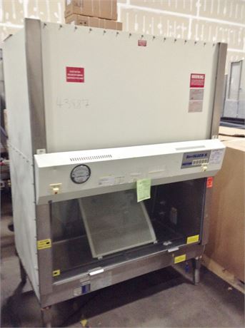 BIO SAFETY CABINET: 48" W/ RETRACTABLE LEGS